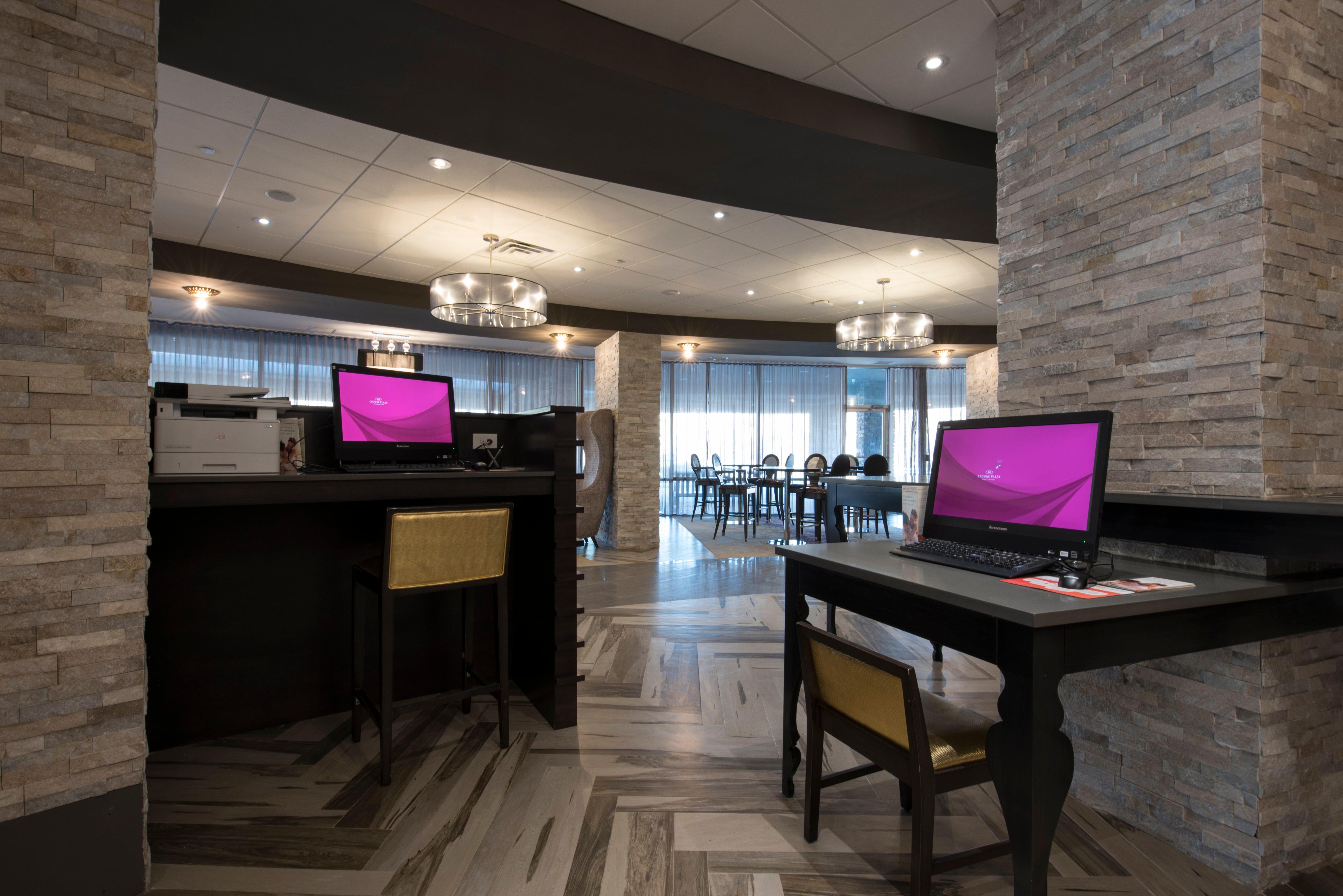 Crowne Plaza Saddle Brook By Ihg Hotel Exterior photo